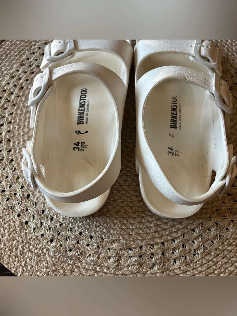 BIRKENSTOCK  Kid’s White Milano Sandals  Size US L3 EURO 34